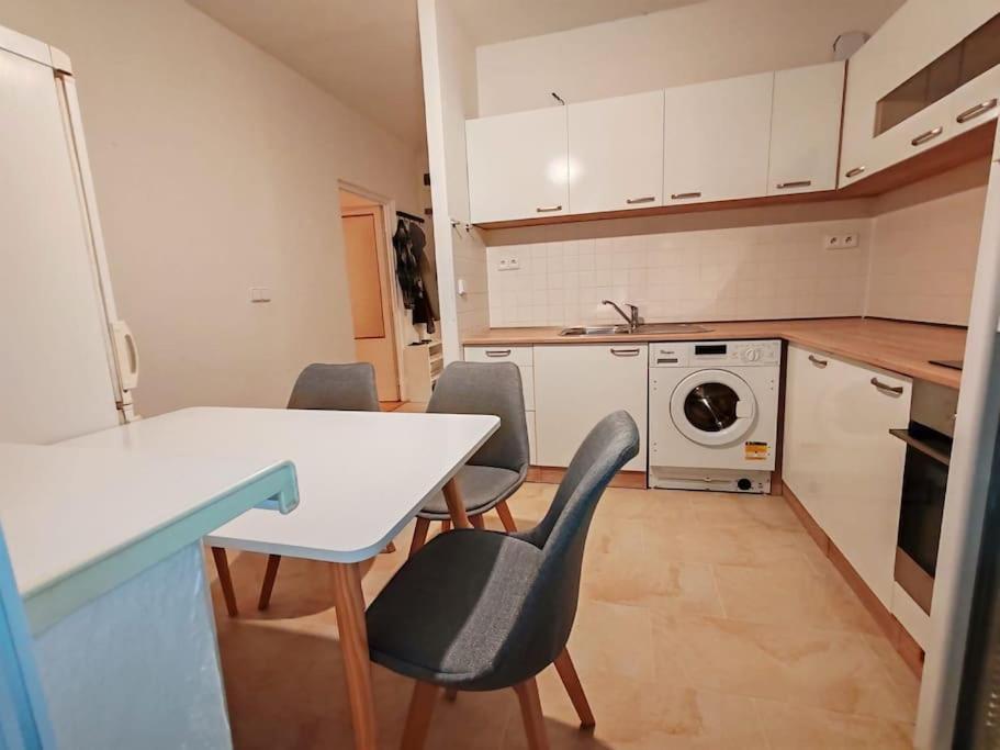 Apartment Star Brno With Terrace 5 Komin ภายนอก รูปภาพ
